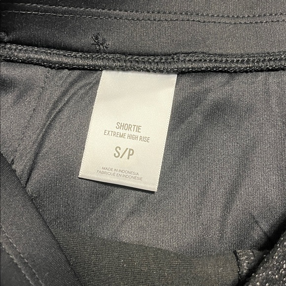 Extreme High Rise micro Short - Picture 3 of 4